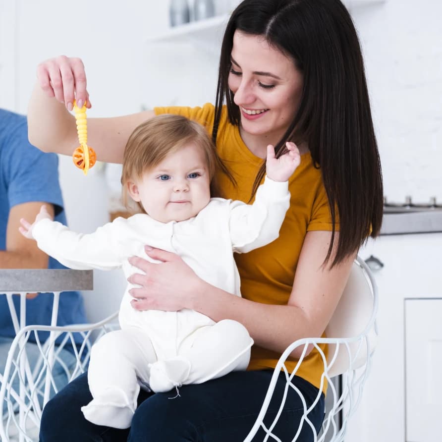 mom with kid